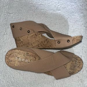 Cute Nude/ Tan Wedges